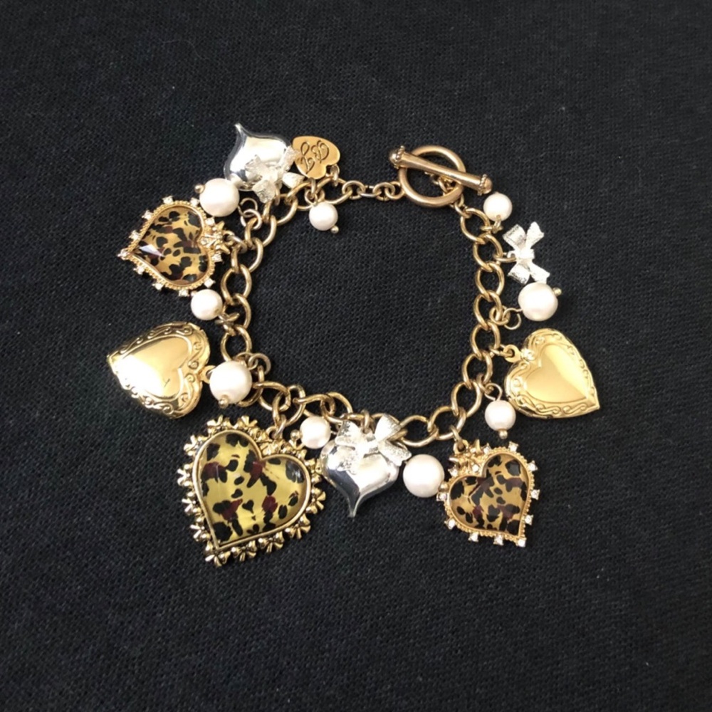 Betsey Johnson Leopard print hearts charm bracelet jewelry NWOT